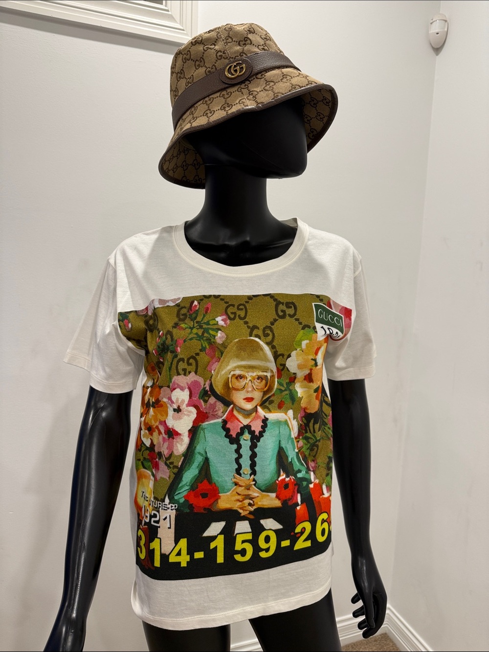 NWT Gucci Oversized Graphic Floral Logo Tee T-Shirt White Cotton XXS Fits XS/S